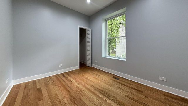 522 N Hamlin Avenue, Chicago, IL 60624