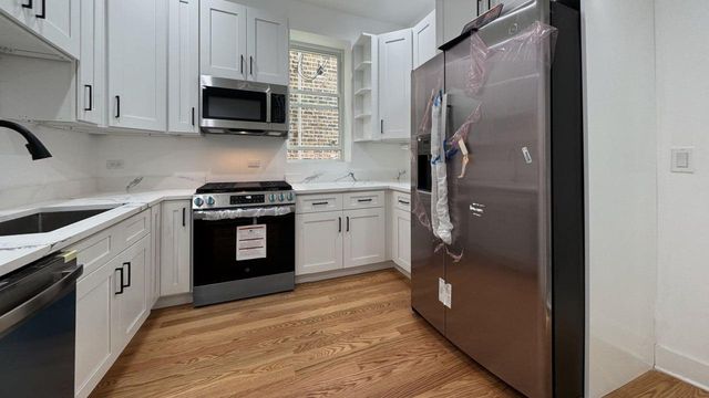 522 N Hamlin Avenue, Chicago, IL 60624