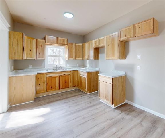 425 N Washington Street, Nevada, MO 64772