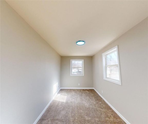 425 N Washington Street, Nevada, MO 64772