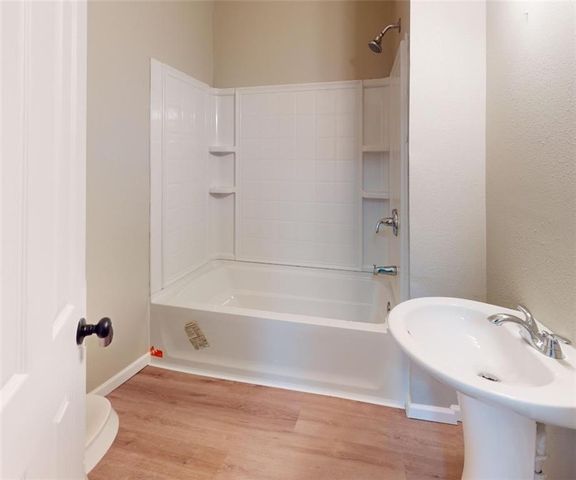 425 N Washington Street, Nevada, MO 64772