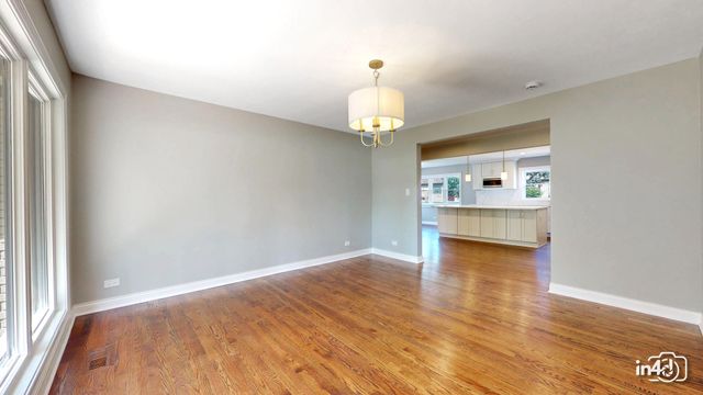 124 E Monterey Avenue, Schaumburg, IL 60193