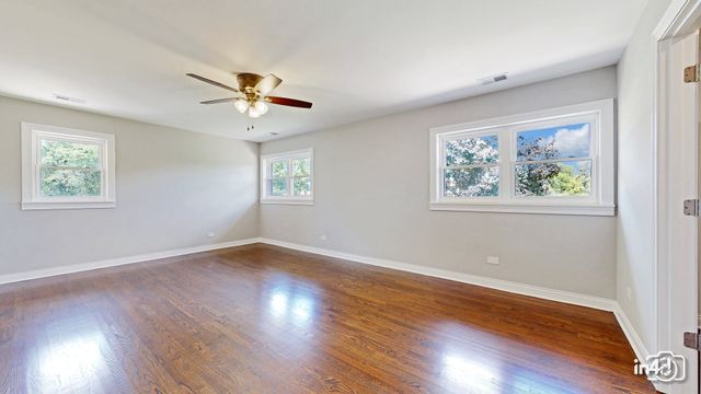 124 E Monterey Avenue, Schaumburg, IL 60193
