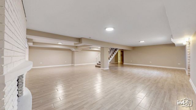 124 E Monterey Avenue, Schaumburg, IL 60193