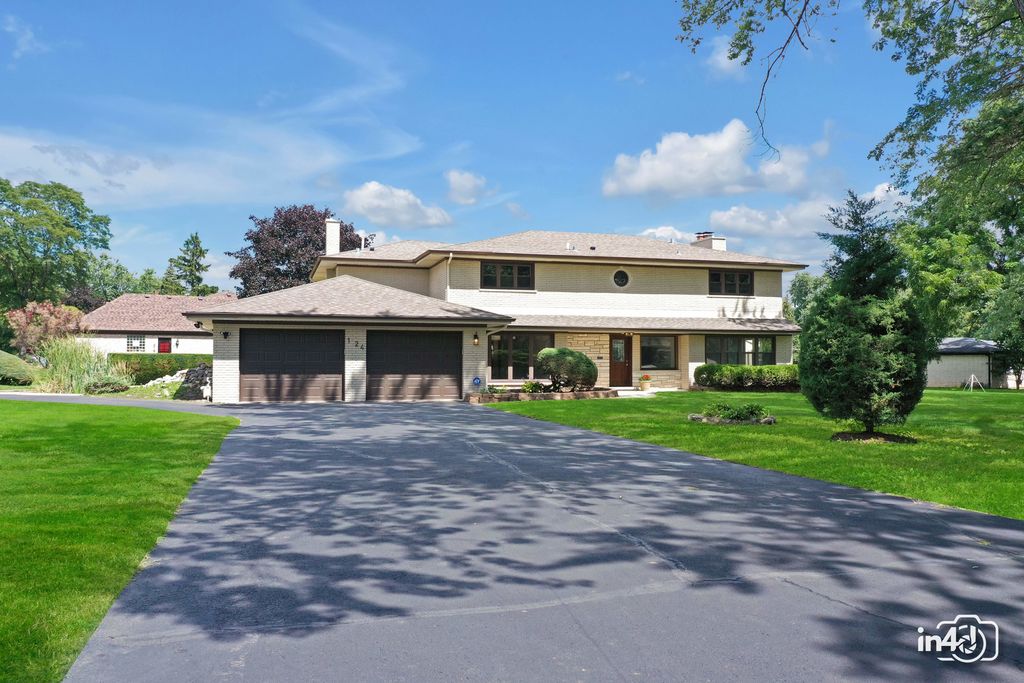 124 E Monterey Avenue, Schaumburg, IL 60193