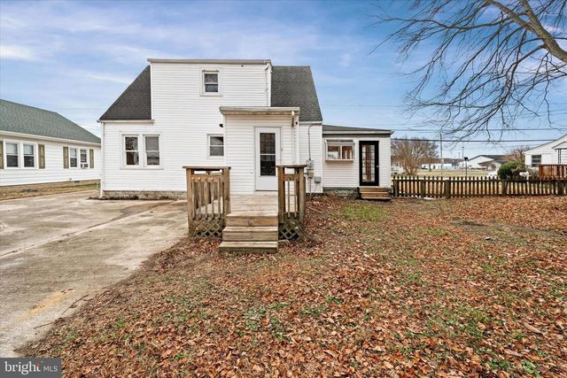 205 DELAWARE AVE, Harrington, DE 19952