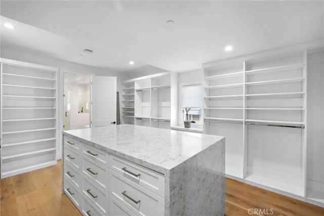 330 Onyx Avenue, Newport Beach, CA 92662