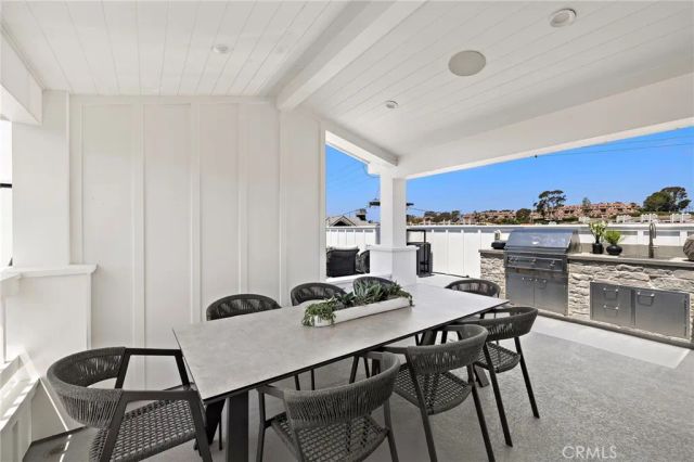 330 Onyx Avenue, Newport Beach, CA 92662
