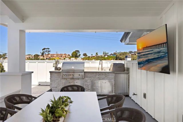 330 Onyx Avenue, Newport Beach, CA 92662