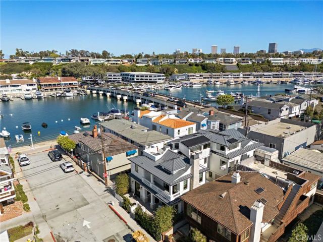 330 Onyx Avenue, Newport Beach, CA 92662