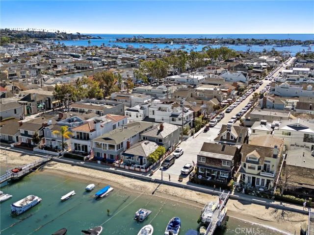 330 Onyx Avenue, Newport Beach, CA 92662