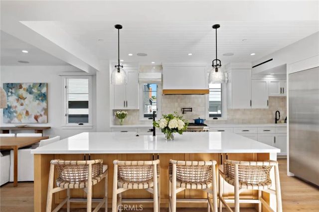 330 Onyx Avenue, Newport Beach, CA 92662