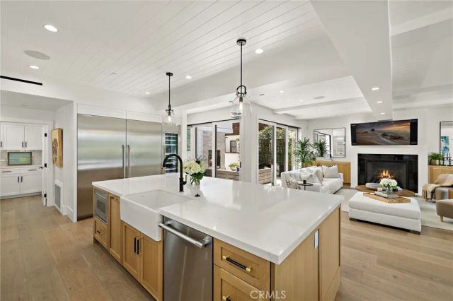 330 Onyx Avenue, Newport Beach, CA 92662