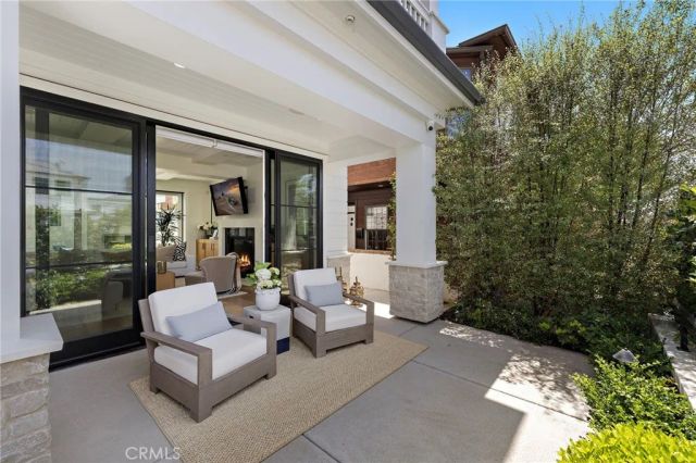 330 Onyx Avenue, Newport Beach, CA 92662