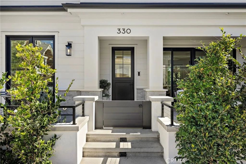 330 Onyx Avenue, Newport Beach, CA 92662