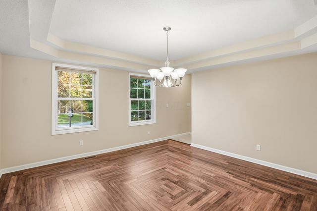 5180 Pine Valley Drive, Zanesville, OH 43701