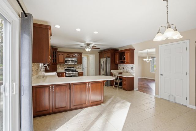 5180 Pine Valley Drive, Zanesville, OH 43701