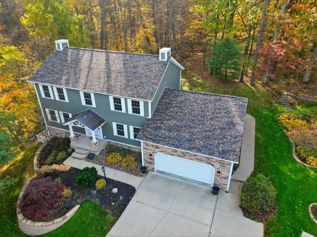 5180 Pine Valley Drive, Zanesville, OH 43701