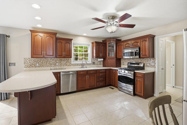 5180 Pine Valley Drive, Zanesville, OH 43701