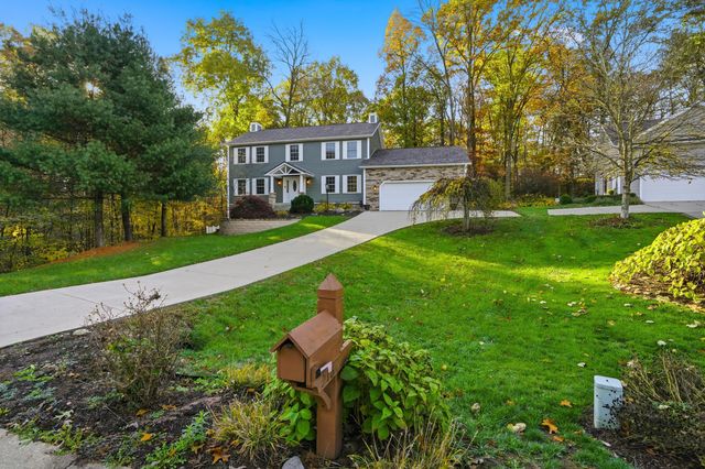 5180 Pine Valley Drive, Zanesville, OH 43701