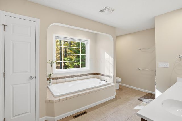 5180 Pine Valley Drive, Zanesville, OH 43701