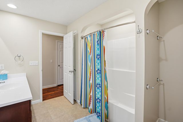 5180 Pine Valley Drive, Zanesville, OH 43701