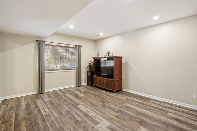 5180 Pine Valley Drive, Zanesville, OH 43701