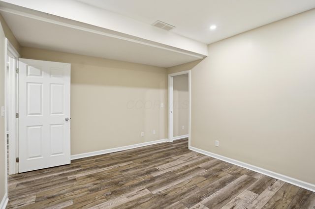 5180 Pine Valley Drive, Zanesville, OH 43701