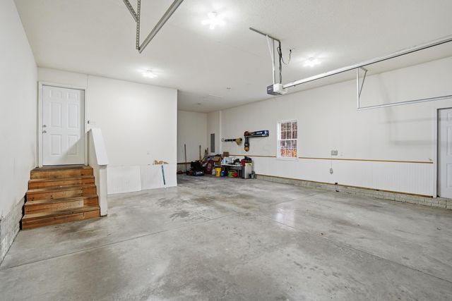 5180 Pine Valley Drive, Zanesville, OH 43701