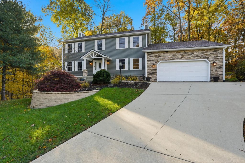 5180 Pine Valley Drive, Zanesville, OH 43701