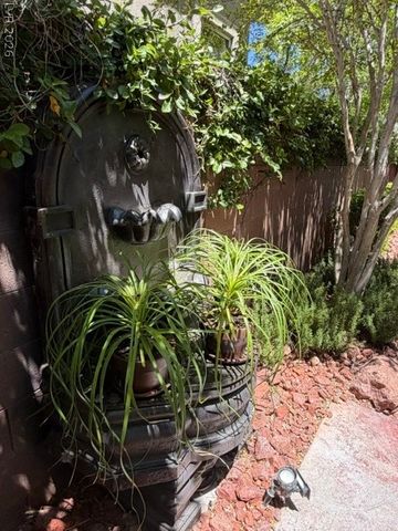 100 South Ring Dove Drive, Las Vegas, NV 89144