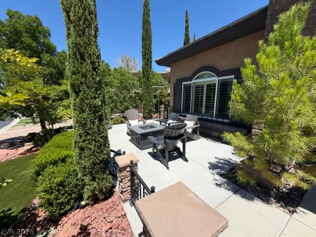 100 South Ring Dove Drive, Las Vegas, NV 89144