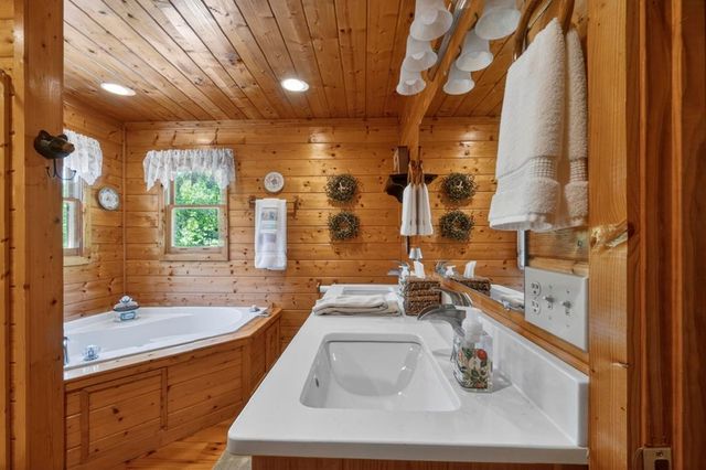 392 Oak Hills Drive, Morganton, GA 30560