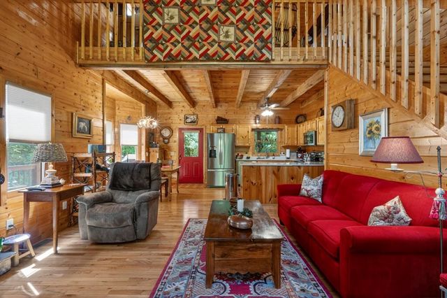 392 Oak Hills Drive, Morganton, GA 30560