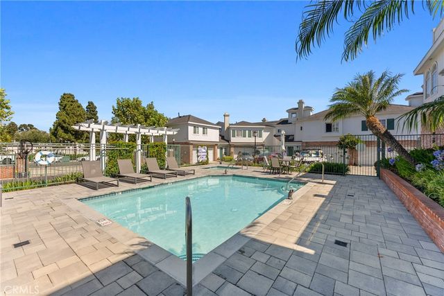 18723 Chapel Lane, Huntington Beach, CA 92646