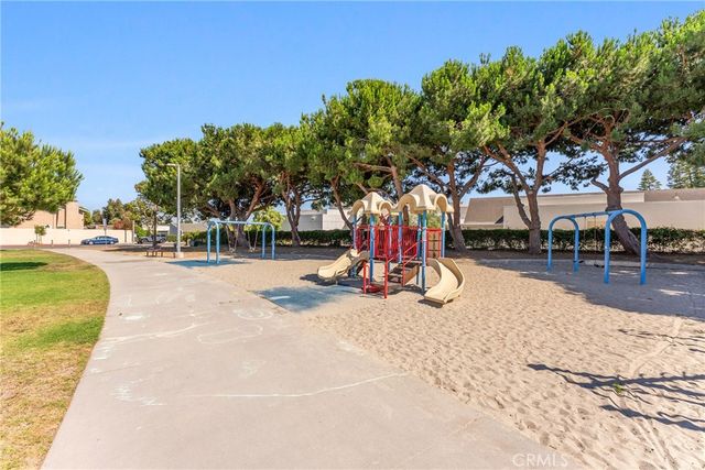 18723 Chapel Lane, Huntington Beach, CA 92646