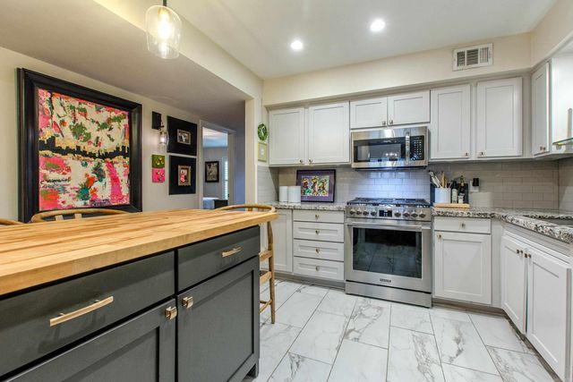 123 Cambridge Place Drive, Little Rock, AR 72227