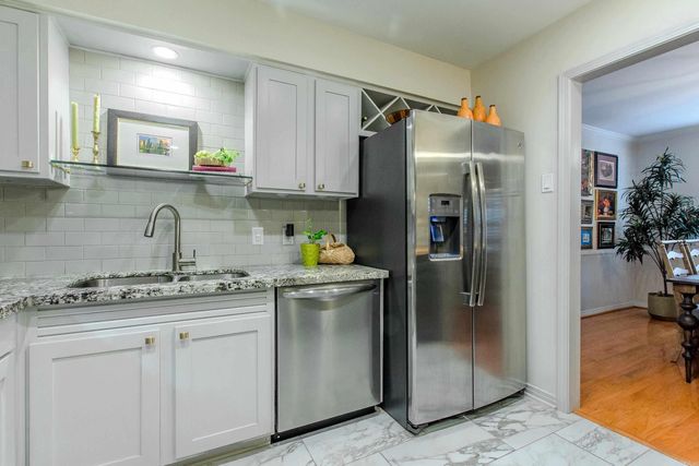 123 Cambridge Place Drive, Little Rock, AR 72227