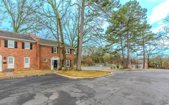 123 Cambridge Place Drive, Little Rock, AR 72227