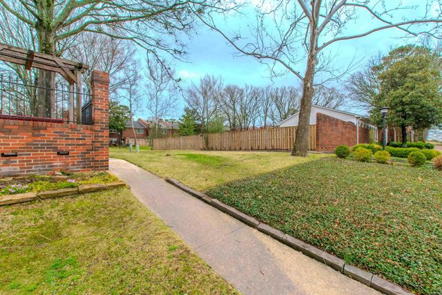 123 Cambridge Place Drive, Little Rock, AR 72227