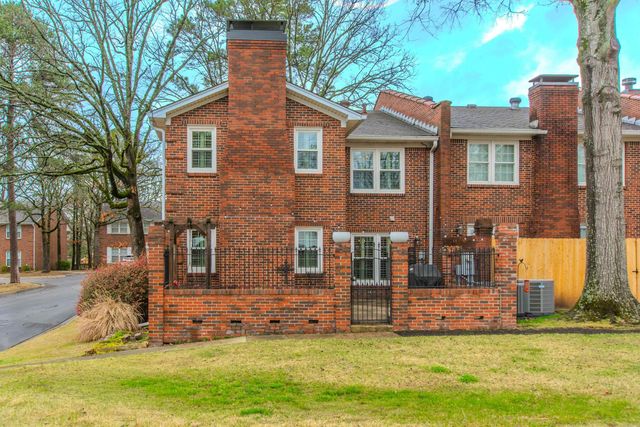 123 Cambridge Place Drive, Little Rock, AR 72227
