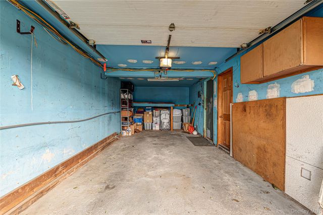 15 Earl Place, Amityville, NY 11701