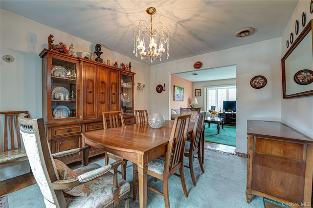 15 Earl Place, Amityville, NY 11701