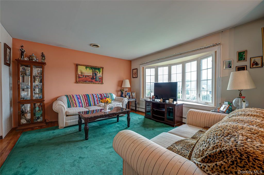 15 Earl Place, Amityville, NY 11701 — photo 4