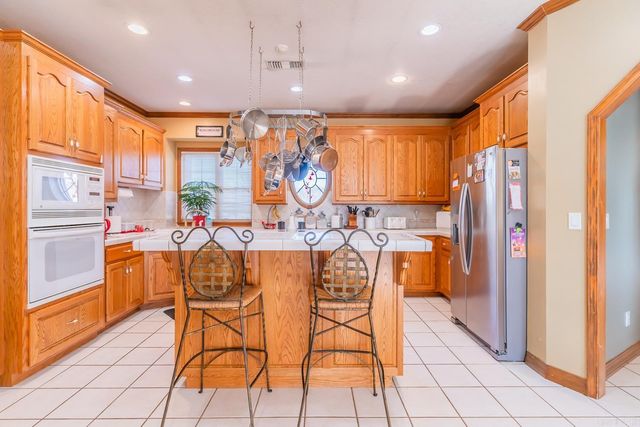 1300 N Locust Street, Newark, AR 72562