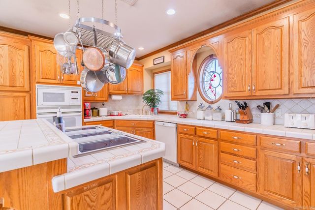 1300 N Locust Street, Newark, AR 72562