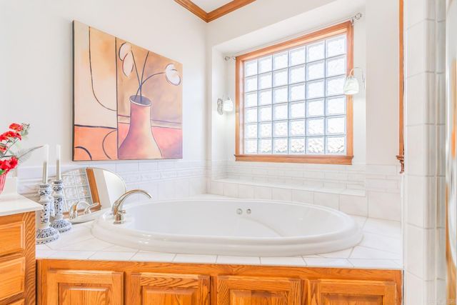 1300 N Locust Street, Newark, AR 72562