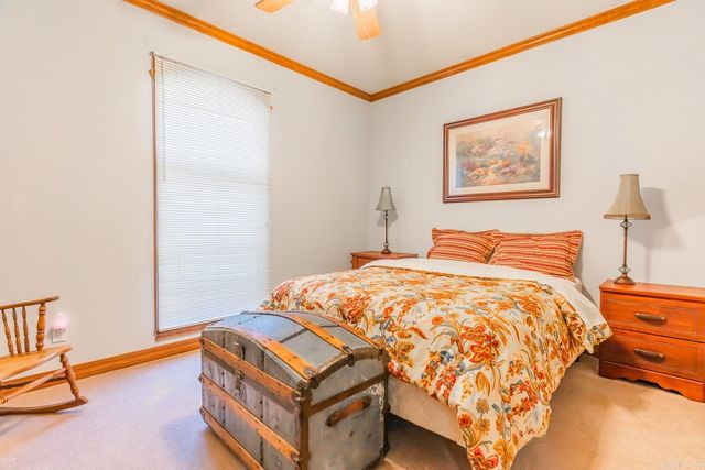 1300 N Locust Street, Newark, AR 72562