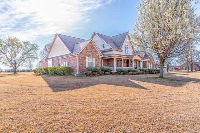 1300 N Locust Street, Newark, AR 72562