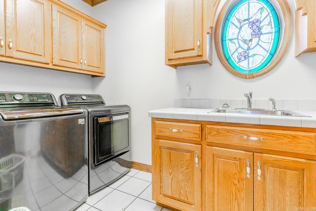 1300 N Locust Street, Newark, AR 72562